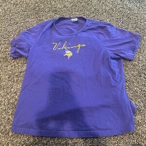 Women’s vintage Vikings t-shirt